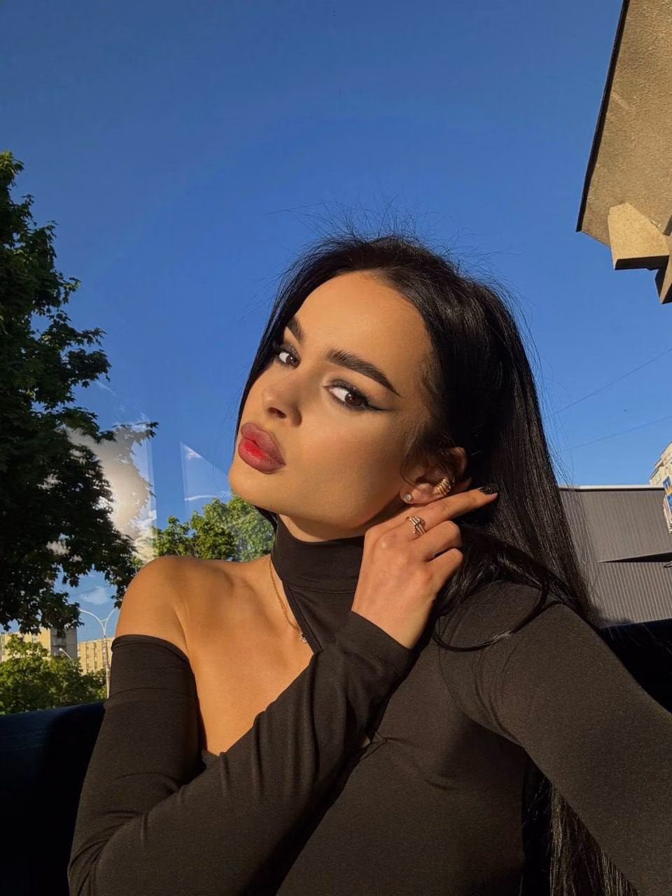 Discover Her Profile