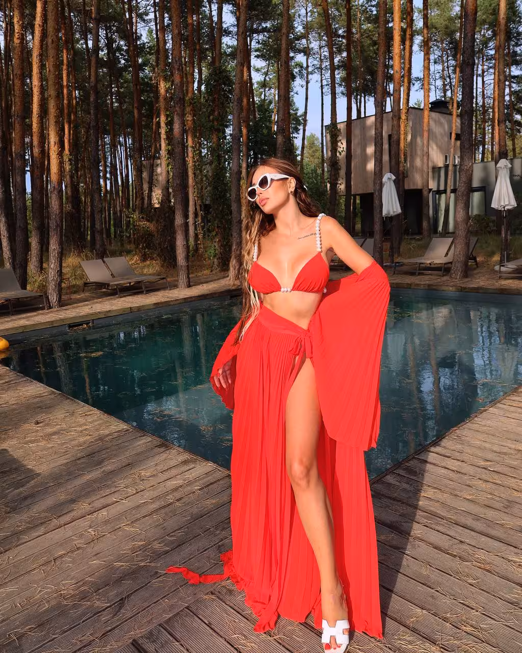 Discover Her Profile