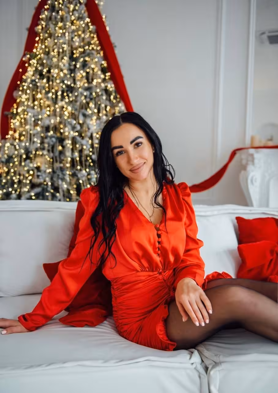 Yuliia ukrainian embroidered wedding dress